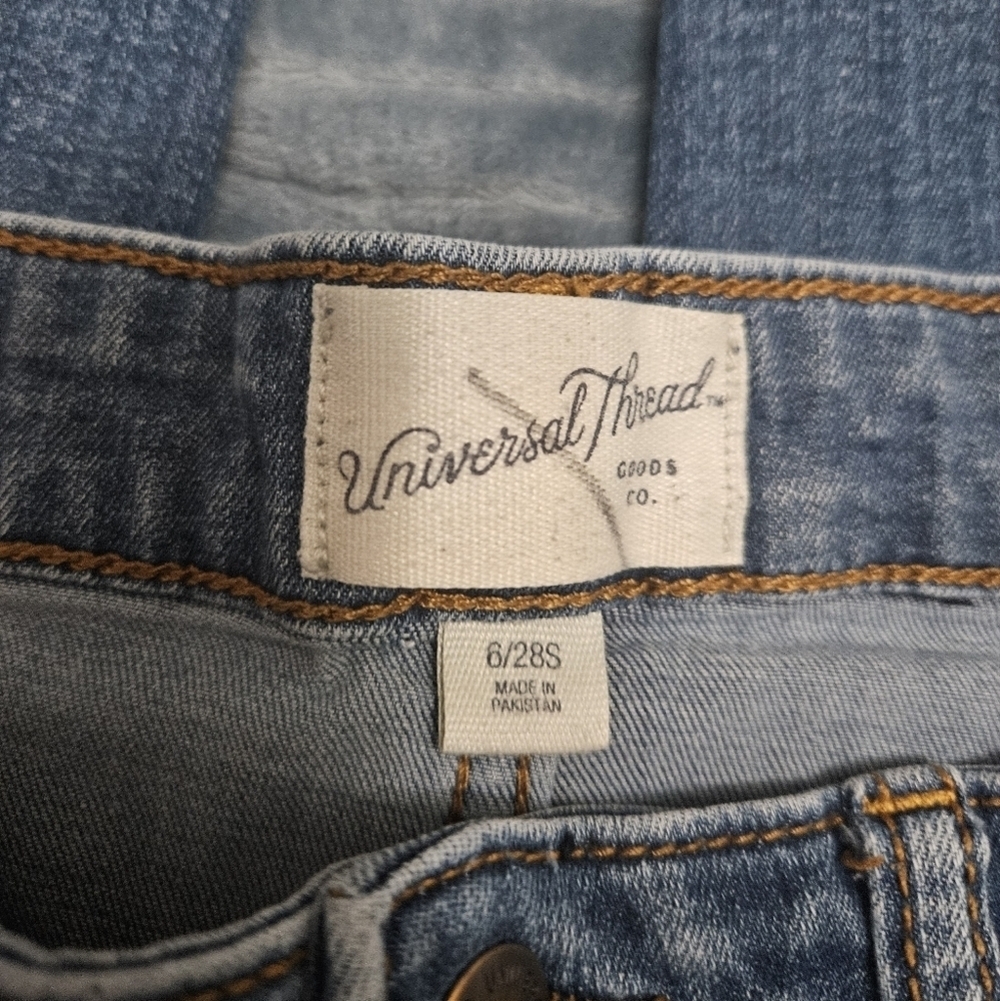 Universal Thread Mid Rise Skinny Jeans! - Picture 3 of 8
